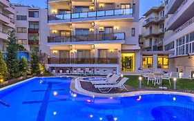 Leonidas Hotel & Apartments